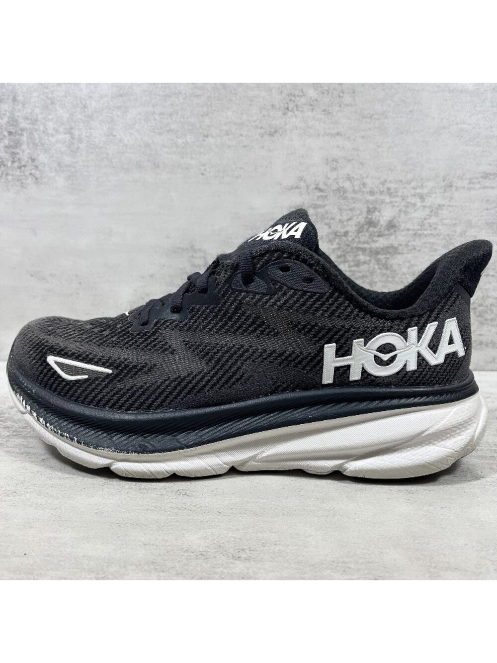Hoka One One Clifton 9 Running Shoes - Women's Size 6.5 - Black